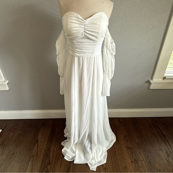 White Off Shoulder Flounce Sleeve Ruched Chiffon Maxi Dress Size Small - Picture 4 of 9